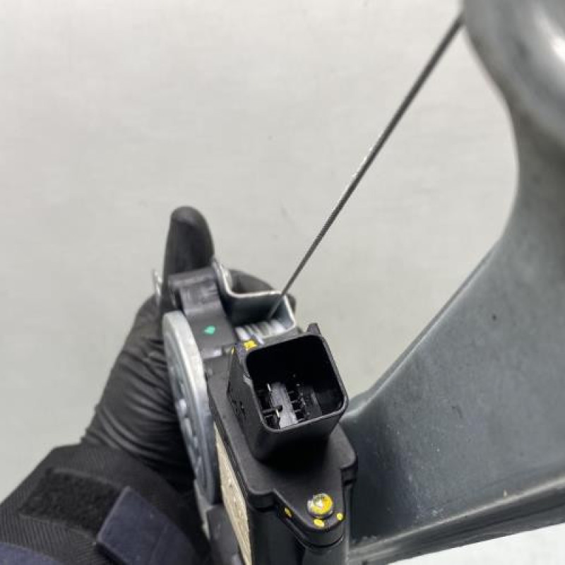 Leve vitre electrique arriere gauche OPEL MOKKA 1 Photo n°4