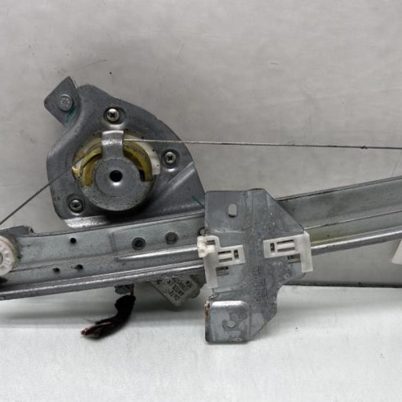 Leve vitre electrique arriere gauche DACIA DUSTER 1 Photo n°1