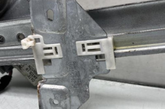 Leve vitre electrique arriere gauche DACIA DUSTER 1