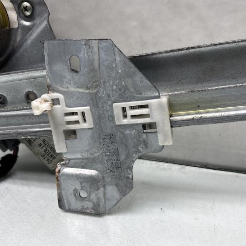 Leve vitre electrique arriere gauche DACIA DUSTER 1 Photo n°2