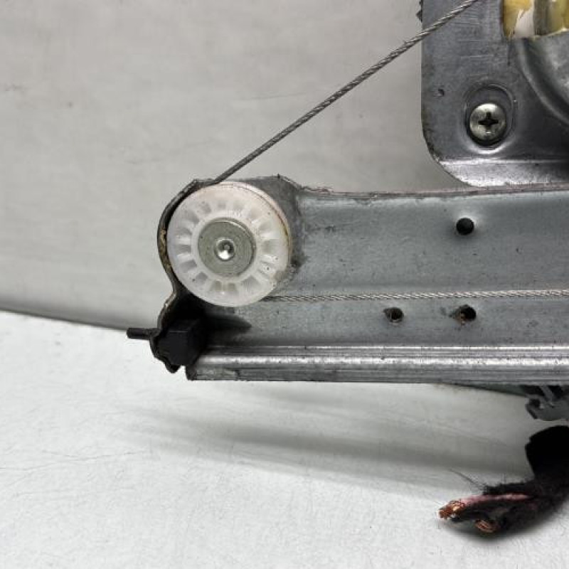 Leve vitre electrique arriere gauche DACIA DUSTER 1 Photo n°4