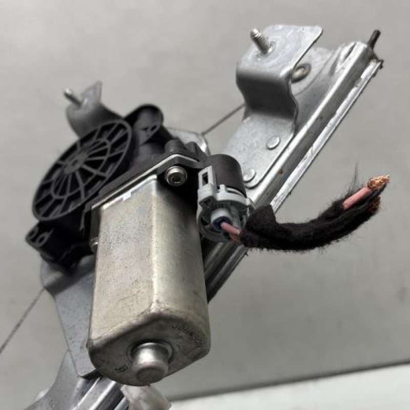 Leve vitre electrique arriere gauche DACIA DUSTER 1 Photo n°6