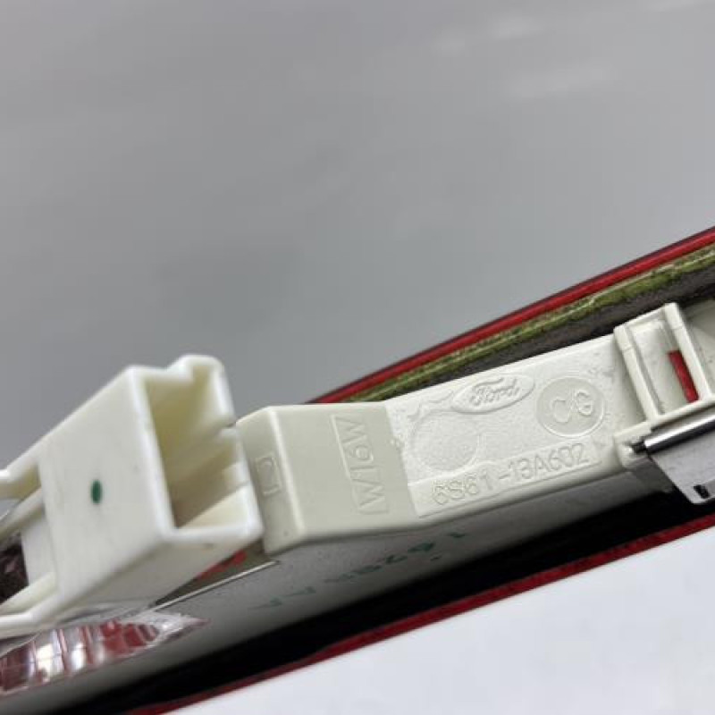 Feu arriere stop central FORD FIESTA 5 Photo n°6