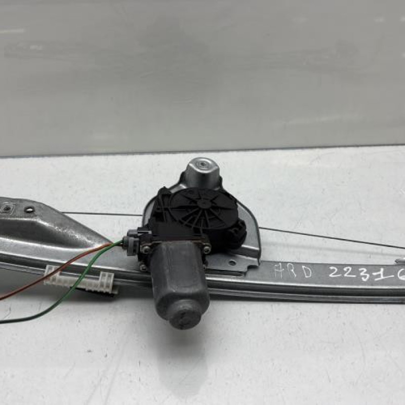 Leve vitre electrique arriere droit RENAULT CLIO 3 Photo n°1