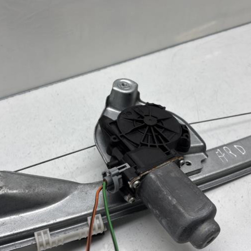 Leve vitre electrique arriere droit RENAULT CLIO 3 Photo n°3