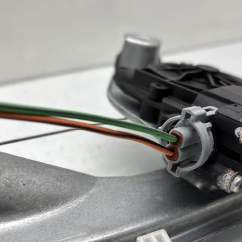 Leve vitre electrique arriere droit RENAULT CLIO 3 Photo n°5