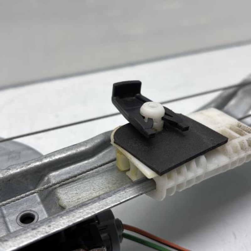 Leve vitre electrique arriere droit RENAULT CLIO 3 Photo n°7