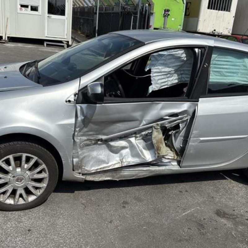 Leve vitre electrique arriere droit RENAULT CLIO 3 Photo n°13