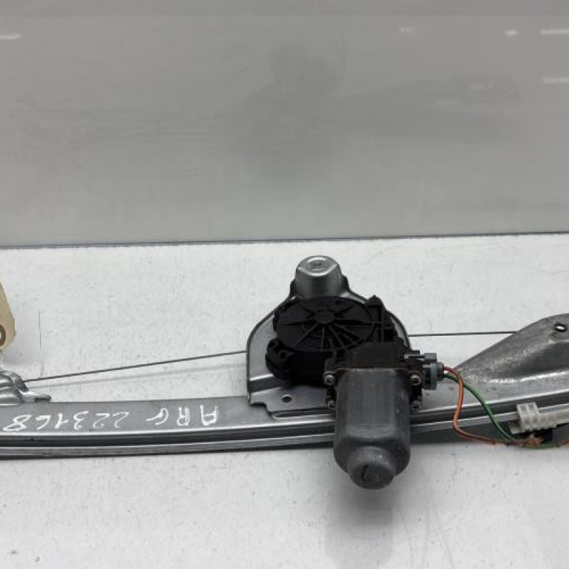 Leve vitre electrique arriere gauche RENAULT CLIO 3 Photo n°1