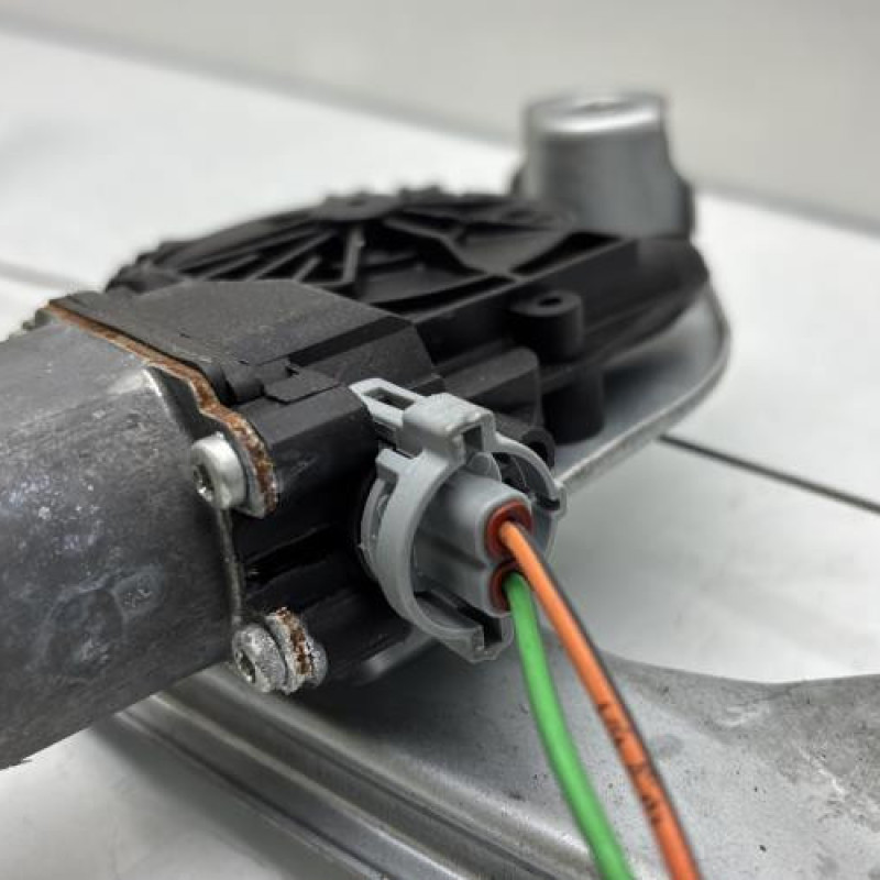 Leve vitre electrique arriere gauche RENAULT CLIO 3 Photo n°5