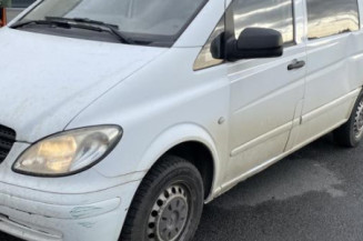 Feu arriere stop central MERCEDES VITO 639