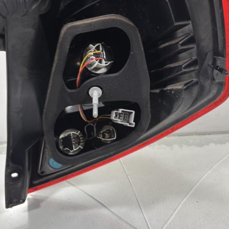 Feu arriere principal gauche (feux) FORD FIESTA 6 Photo n°3