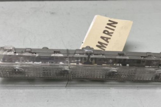 Feu arriere stop central TOYOTA YARIS 2 Photo n°1