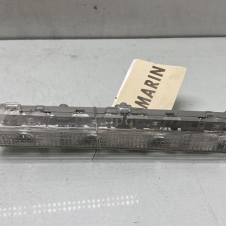 Feu arriere stop central TOYOTA YARIS 2 Photo n°1