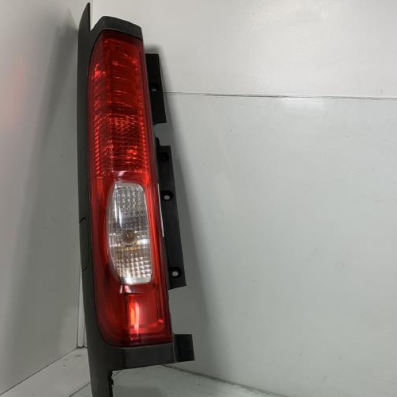 Feu arriere principal gauche (feux) OPEL VIVARO 1 Photo n°1