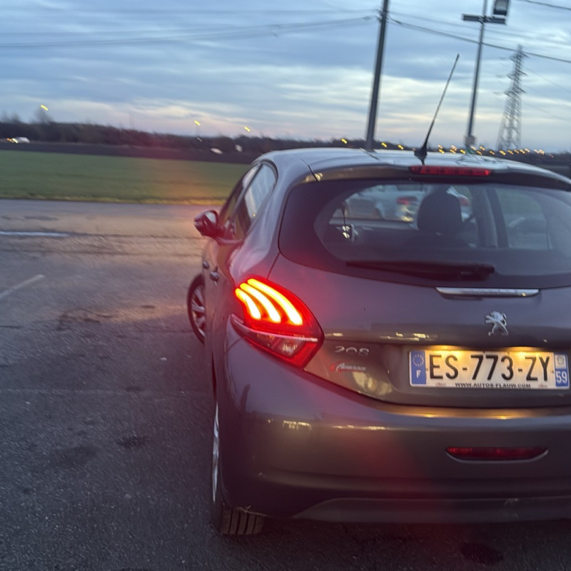 PEUGEOT 208 1 PHASE 2 1.6 BLUE HDI - 8V TURBO Photo n°5