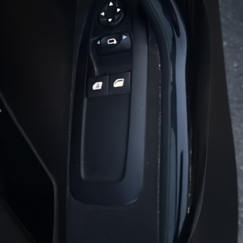 PEUGEOT 208 1 PHASE 2 1.6 BLUE HDI - 8V TURBO Photo n°9