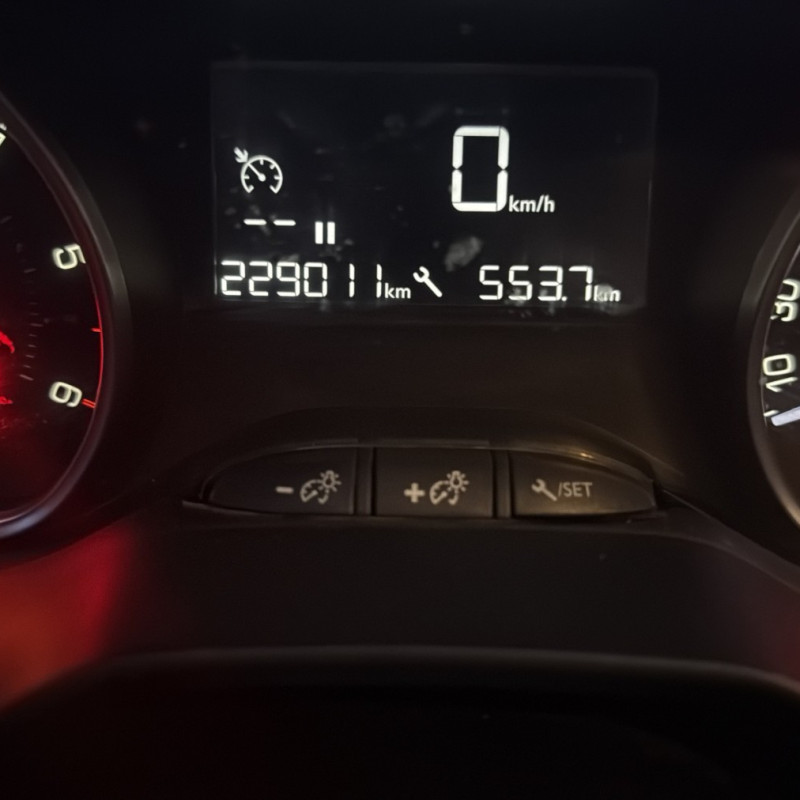 PEUGEOT 208 1 PHASE 2 1.6 BLUE HDI - 8V TURBO Photo n°10