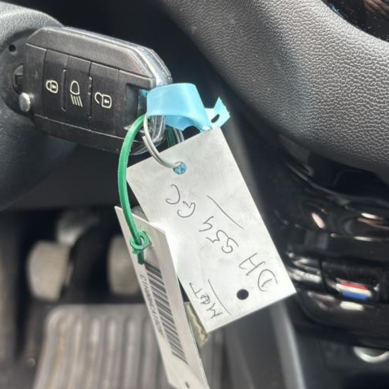 Attache ceinture arriere droit PEUGEOT 208 1 Photo n°20