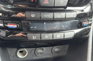 Attache ceinture arriere gauche PEUGEOT 208 1