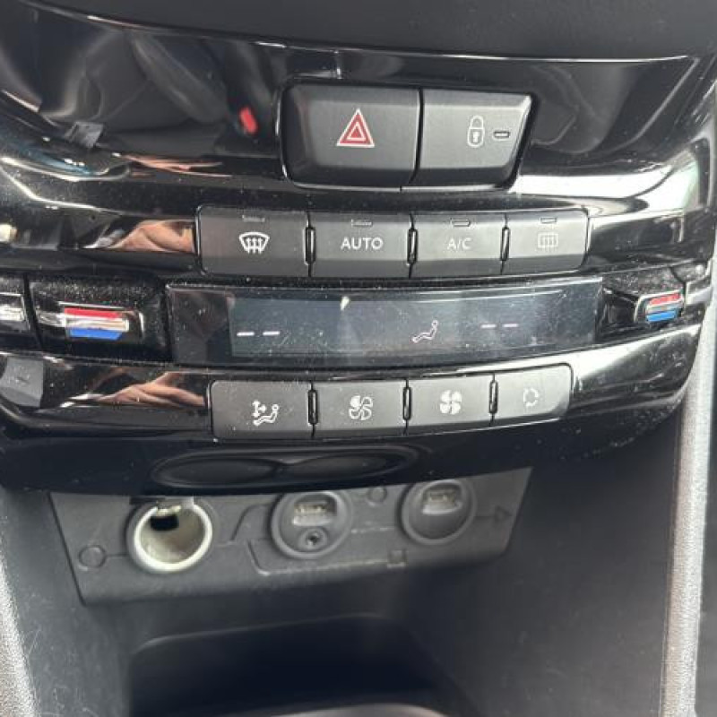 Attache ceinture arriere gauche PEUGEOT 208 1 Photo n°16