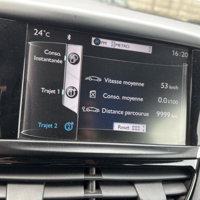 Bouton de warning PEUGEOT 208 1 Photo n°17