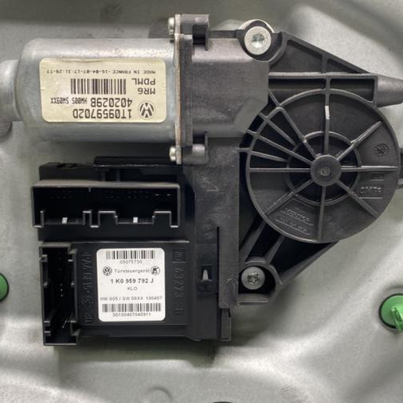 Leve vitre electrique avant droit VOLKSWAGEN CADDY 3 Photo n°2