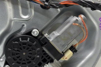 Leve vitre electrique avant gauche HYUNDAI TUCSON 1