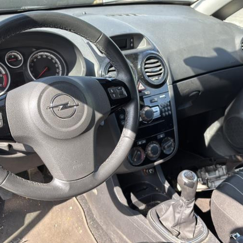 Plage arriere OPEL CORSA D Photo n°15