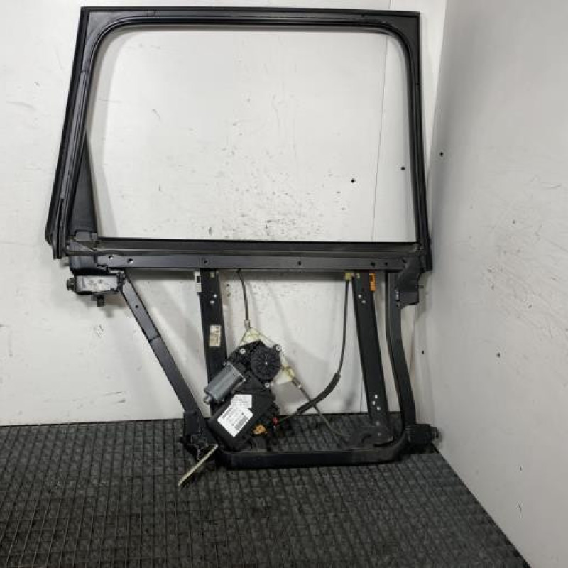 Leve vitre electrique arriere gauche VOLKSWAGEN TOUAREG 1 Photo n°4