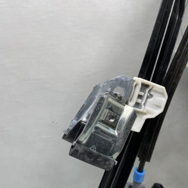 Leve vitre electrique avant droit VOLKSWAGEN POLO 3 Photo n°4
