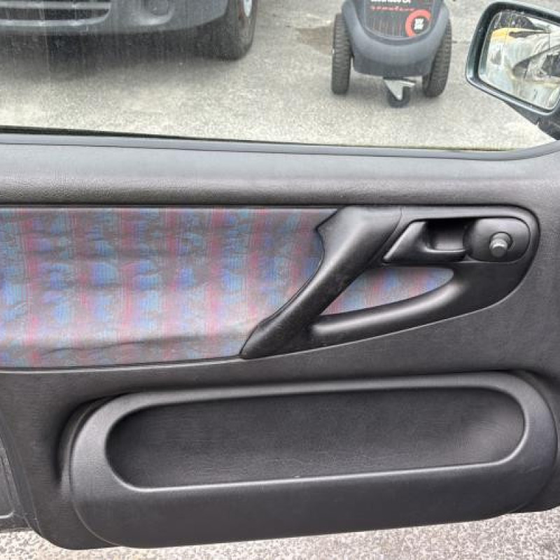 Leve vitre electrique avant droit VOLKSWAGEN POLO 3 Photo n°18