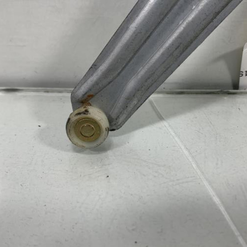 Leve vitre electrique avant droit PEUGEOT 205 Photo n°6