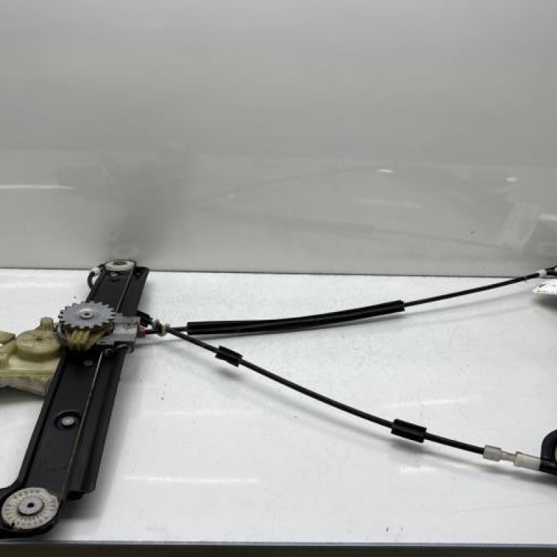 Leve vitre electrique avant gauche BMW SERIE 1 E88 Photo n°9