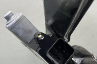 Leve vitre electrique avant droit OPEL MOKKA 1