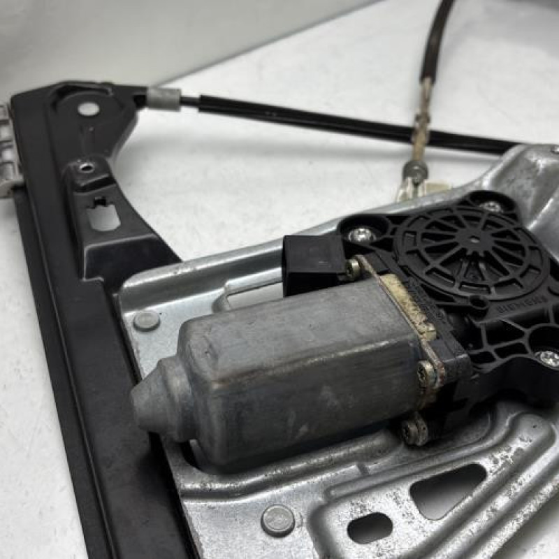 Leve vitre electrique avant droit MERCEDES CLASSE C 203 COUPE SPORT Photo n°2