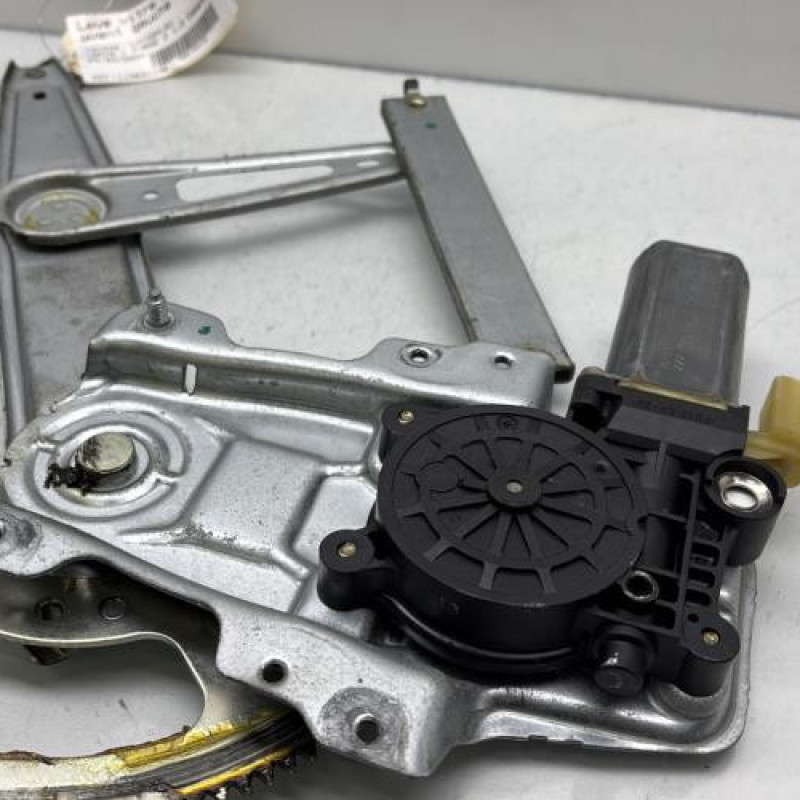 Leve vitre electrique avant gauche TOYOTA YARIS 1 Photo n°2