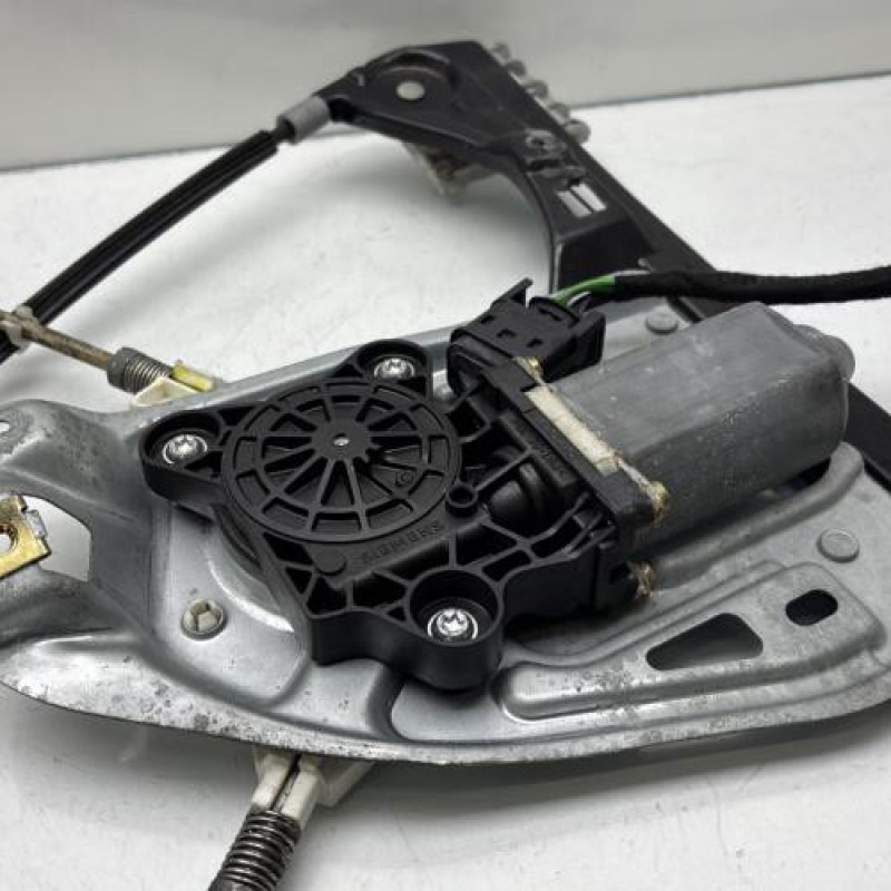 Leve vitre electrique avant gauche MERCEDES CLASSE C 203 COUPE SPORT Photo n°2