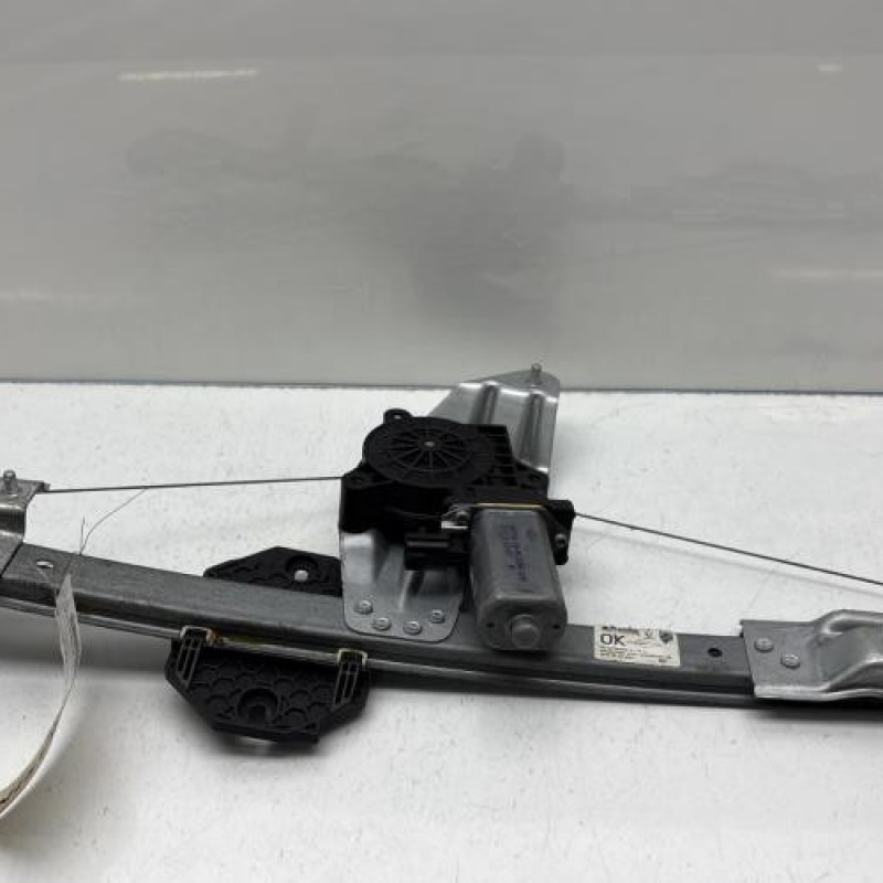 Leve vitre electrique avant droit DACIA SANDERO 2 Photo n°1