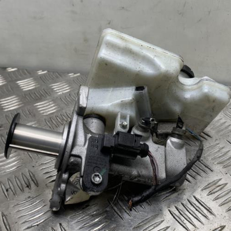 Maitre cylindre (freinage) VOLKSWAGEN GOLF 7 Photo n°3