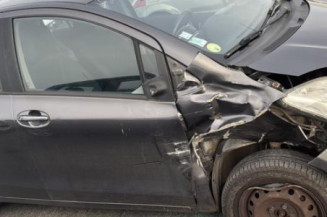 Leve vitre electrique avant droit TOYOTA YARIS 2