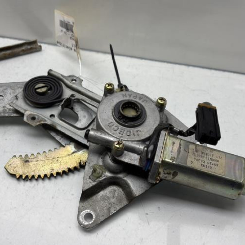 Leve vitre electrique avant droit NISSAN PATROL 1 Photo n°3