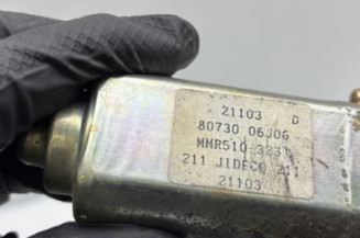 Leve vitre electrique avant droit NISSAN PATROL 1