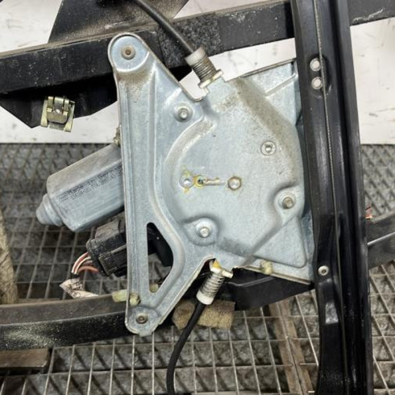 Leve vitre electrique avant droit AUDI A4 1 Photo n°2