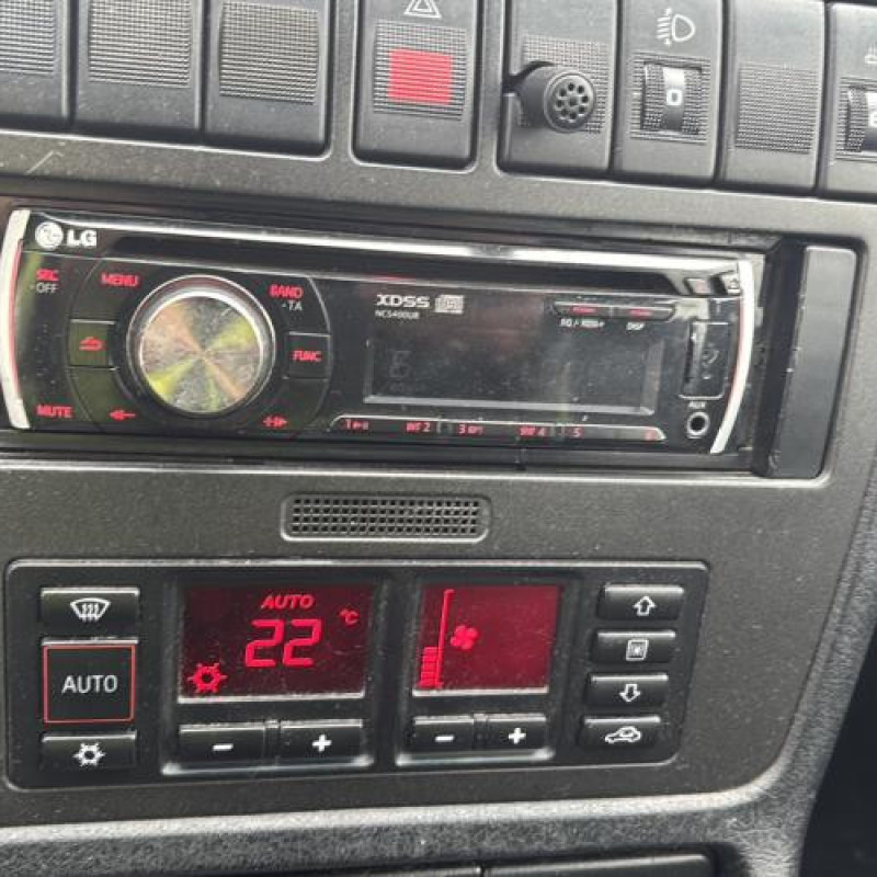 Leve vitre electrique avant droit AUDI A4 1 Photo n°20