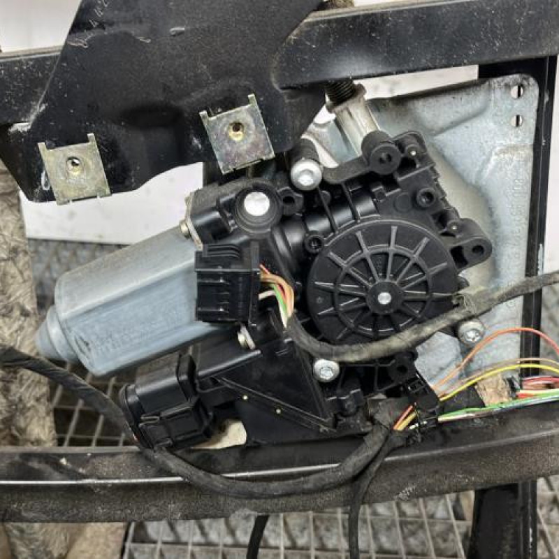 Leve vitre electrique avant gauche AUDI A4 1 Photo n°3