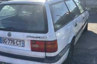 Leve vitre electrique avant droit VOLKSWAGEN PASSAT 3