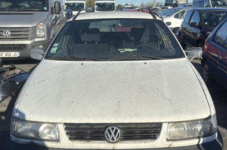 Leve vitre electrique avant droit VOLKSWAGEN PASSAT 3