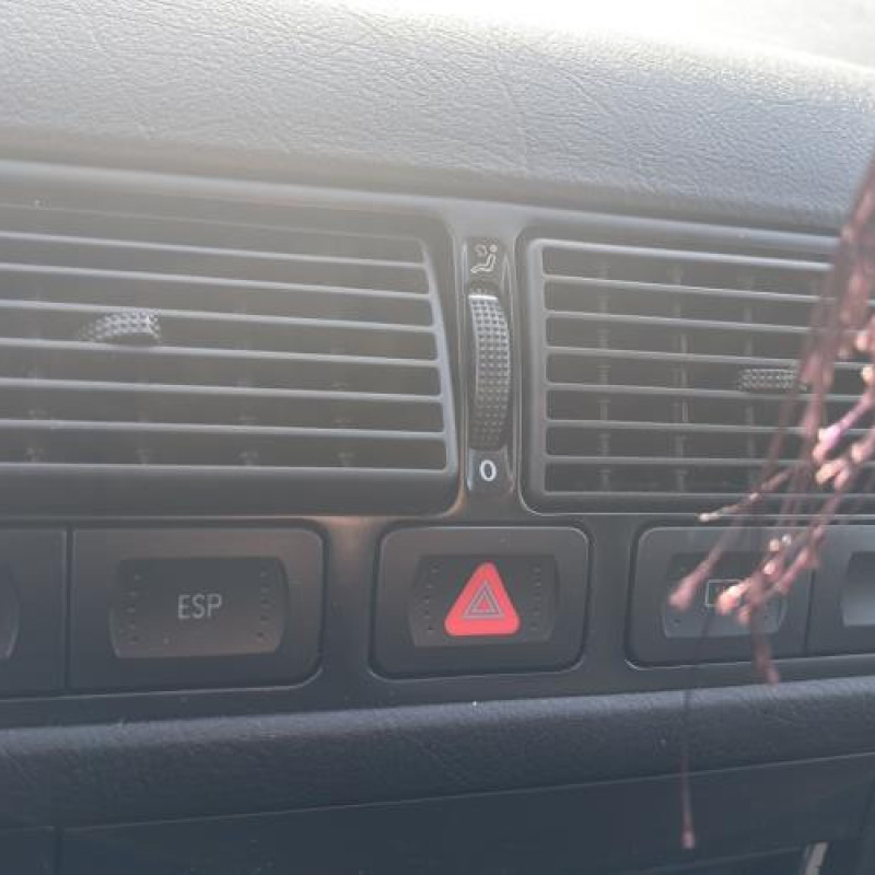 Cremaillere assistee VOLKSWAGEN GOLF 4 Photo n°17