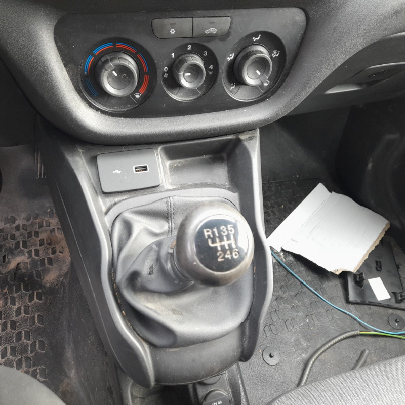 FIAT DOBLO 2 PHASE 2 1.6 JTD - 16V TURBO MULTIJET Photo n°8